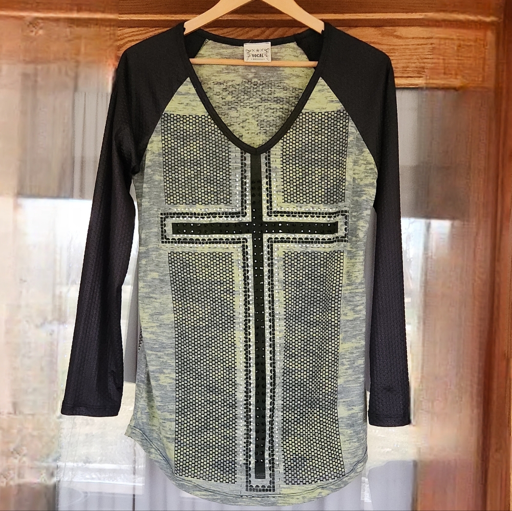 Boutique Textured Raglan Top Studded Cross V-Neck Statement Festival USA Made L
